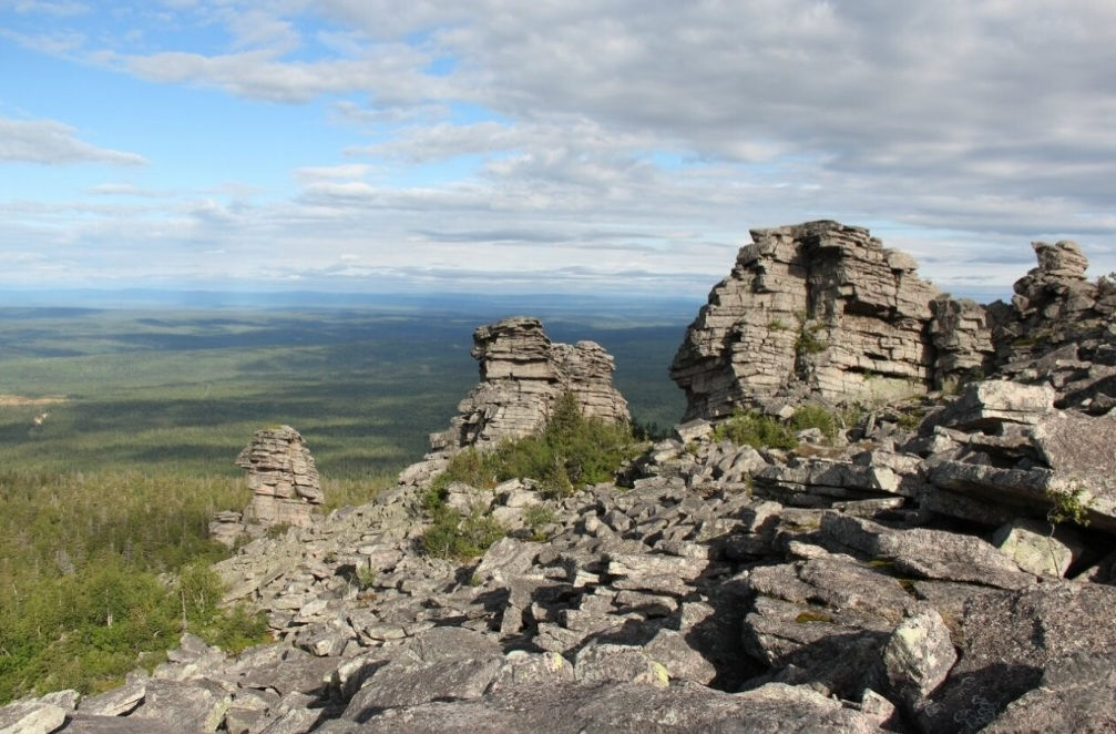 Камни пермского края фото Гора Помяненный камень, гора Полюдов камень и Ветлан Клуб Гидов