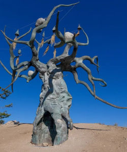 Скульптура Даши Намдакова "Хранитель Байкала"