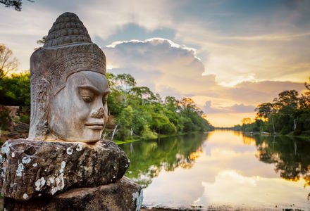 Каменное лицо Асура, Камбоджа