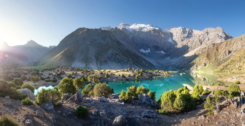 Озеро в горах Таджикистана